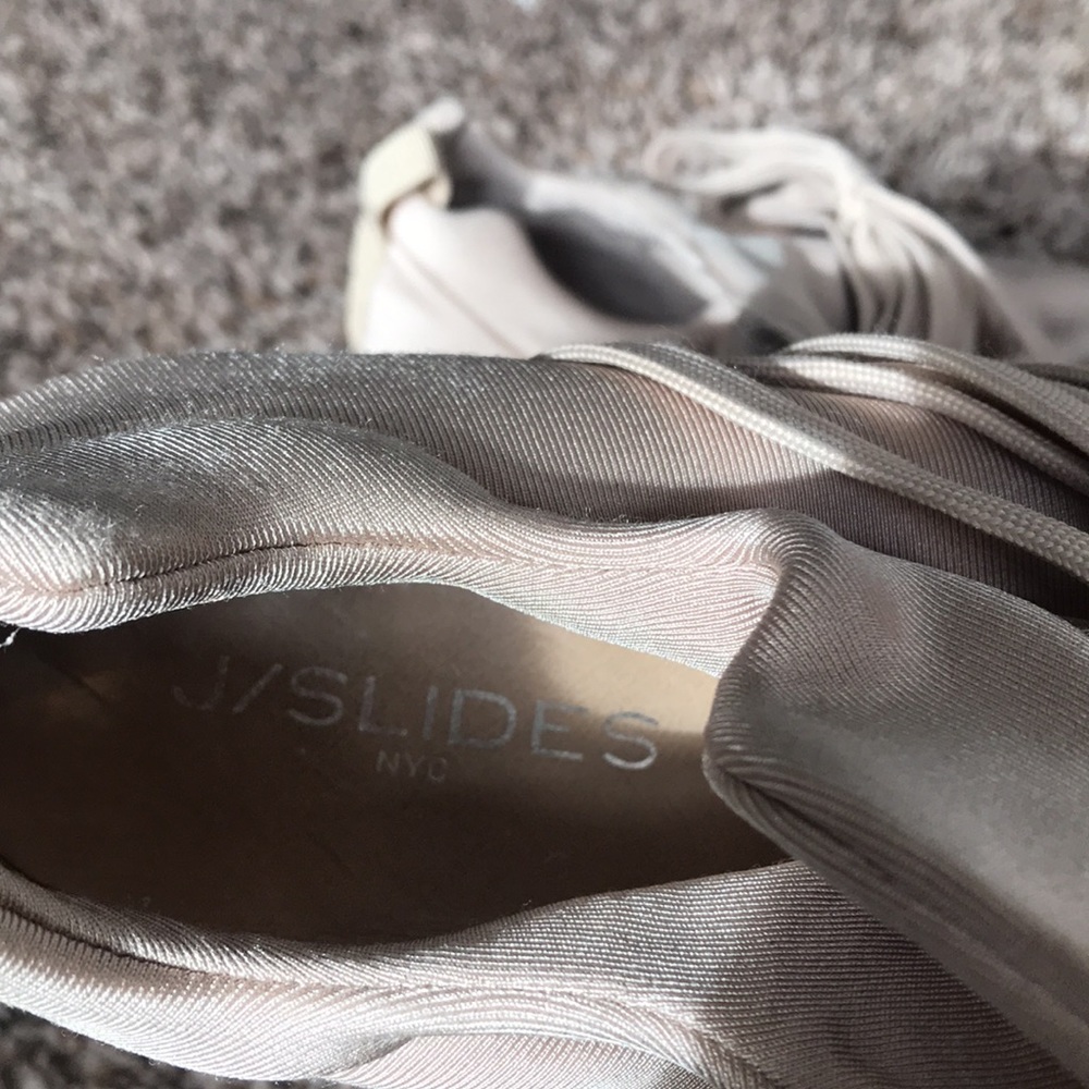 Sneakers - Picture 4 of 4